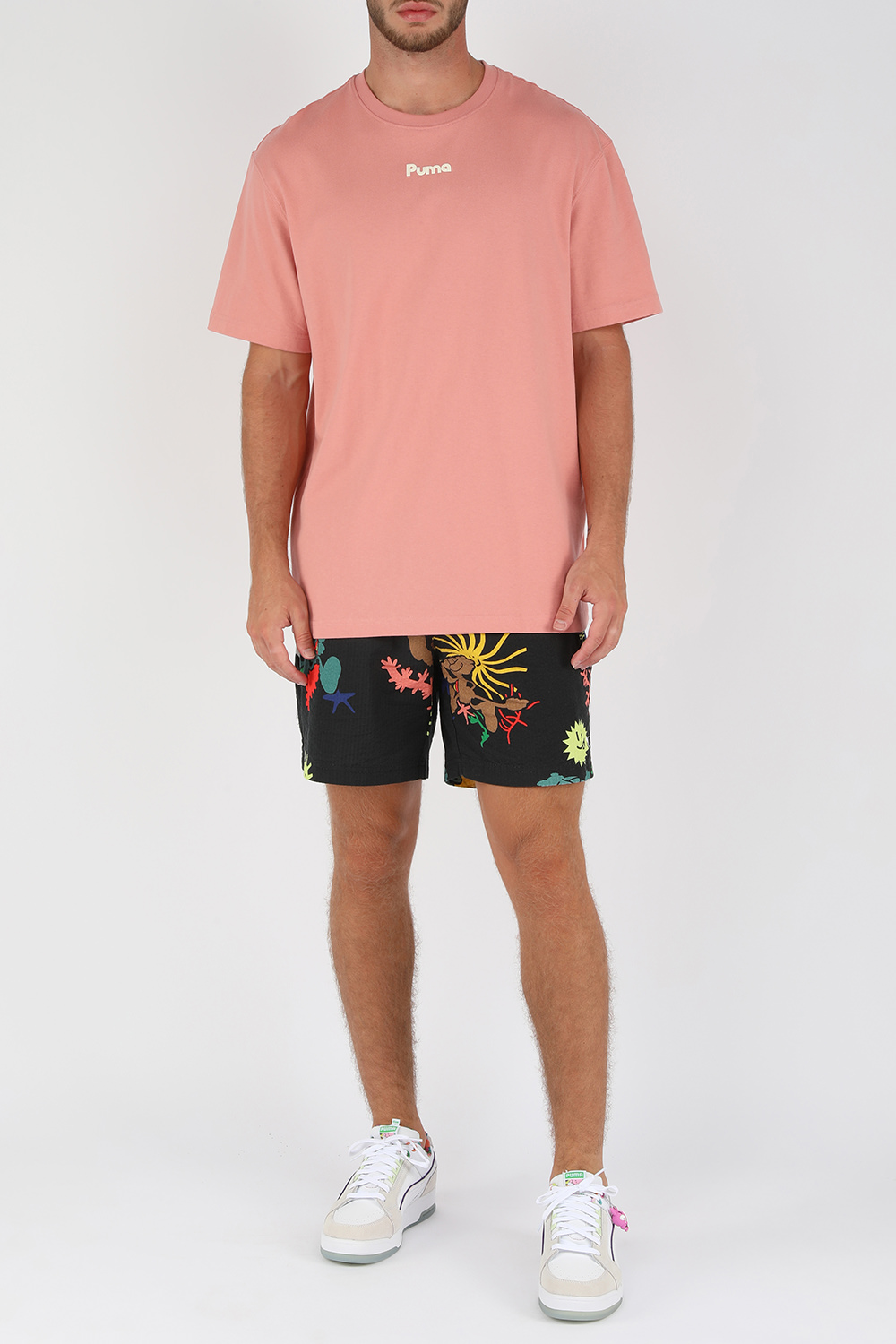 חולצת לוגו טי ורודה עם פרינט בגב